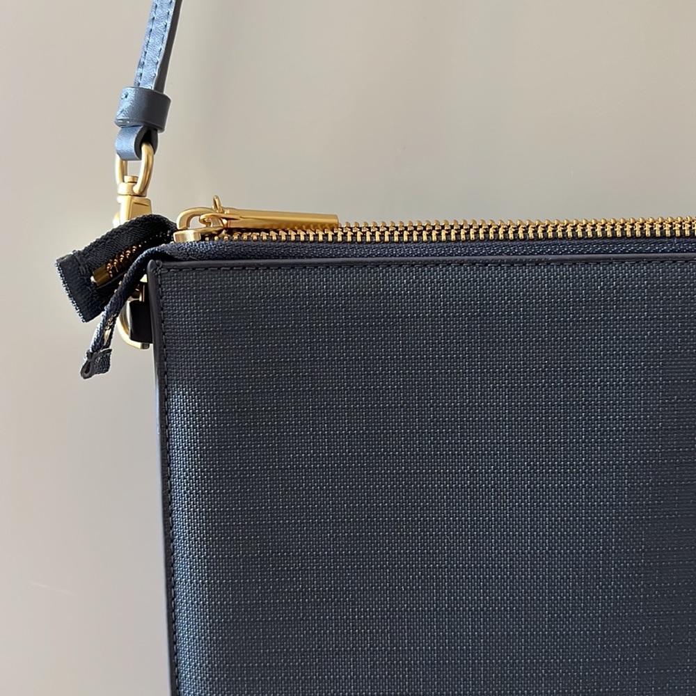 Dagne Dover Wristlet Crossbody Bag
